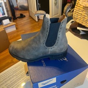 Blundstones